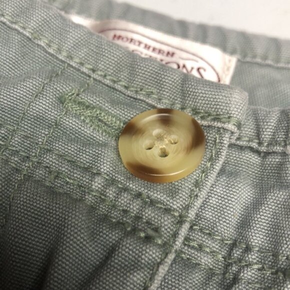 NORTHERN REFLECTIONS HIGH-RISE CROP KHAKIS 8/29x22 ⭐️ - Picture 7 of 13